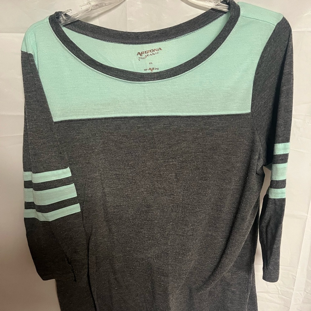 Juniors Arizona Jean Company Gray and Mint XXL Top